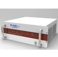 FS-2100光纖水聽(tīng)器信號(hào)解調(diào)儀也稱(chēng)光纖水聽(tīng)器偵聽(tīng)主機(jī)，是光纖水聽(tīng)器偵聽(tīng)傳感系統(tǒng)的主要監(jiān)測(cè)設(shè)備之一，通過(guò)高靈敏度的光學(xué)相干檢測(cè)將水聲震動(dòng)轉(zhuǎn)換成光信號(hào), 通過(guò)光纖傳到信號(hào)處理系統(tǒng)提取聲信號(hào)的信息。解調(diào)算法是信號(hào)解調(diào)的重中之重，采用多種解調(diào)算法相結(jié)合，比如相位生成載波(phase generated carrier, PGC)法、 3× 3耦合器法、 外差法等。